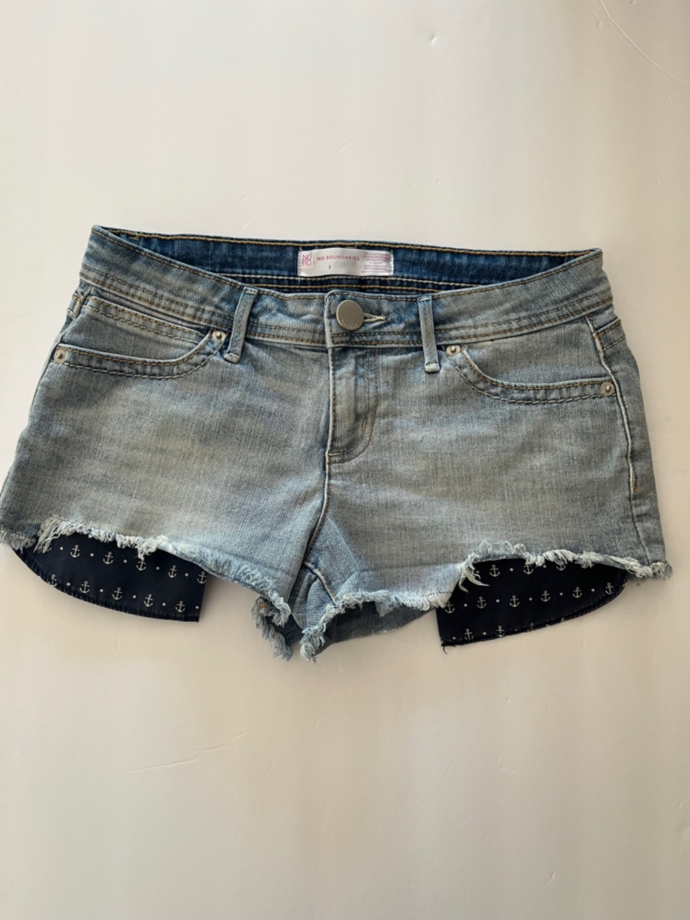 Frayed Light Wash Denim LowRise short Shorts with Anchor ⚓️ pockets Sz 3 Y2K